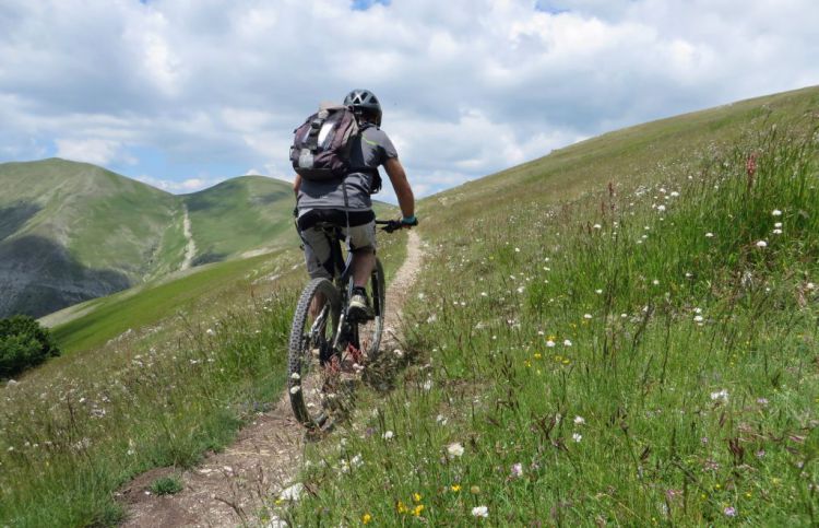 In marcia verso Forca di Giuda