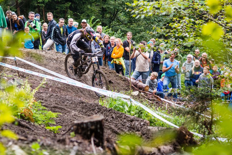 Wyn MASTERS of New Zealand races during the Nordkette Downhill.PRO on the 3.5km track of the Nordkette Singltrial in Innsbruck, Austria, on August 30, 2014. Free image for editorial usage only: Photo by Felix Schüller.
