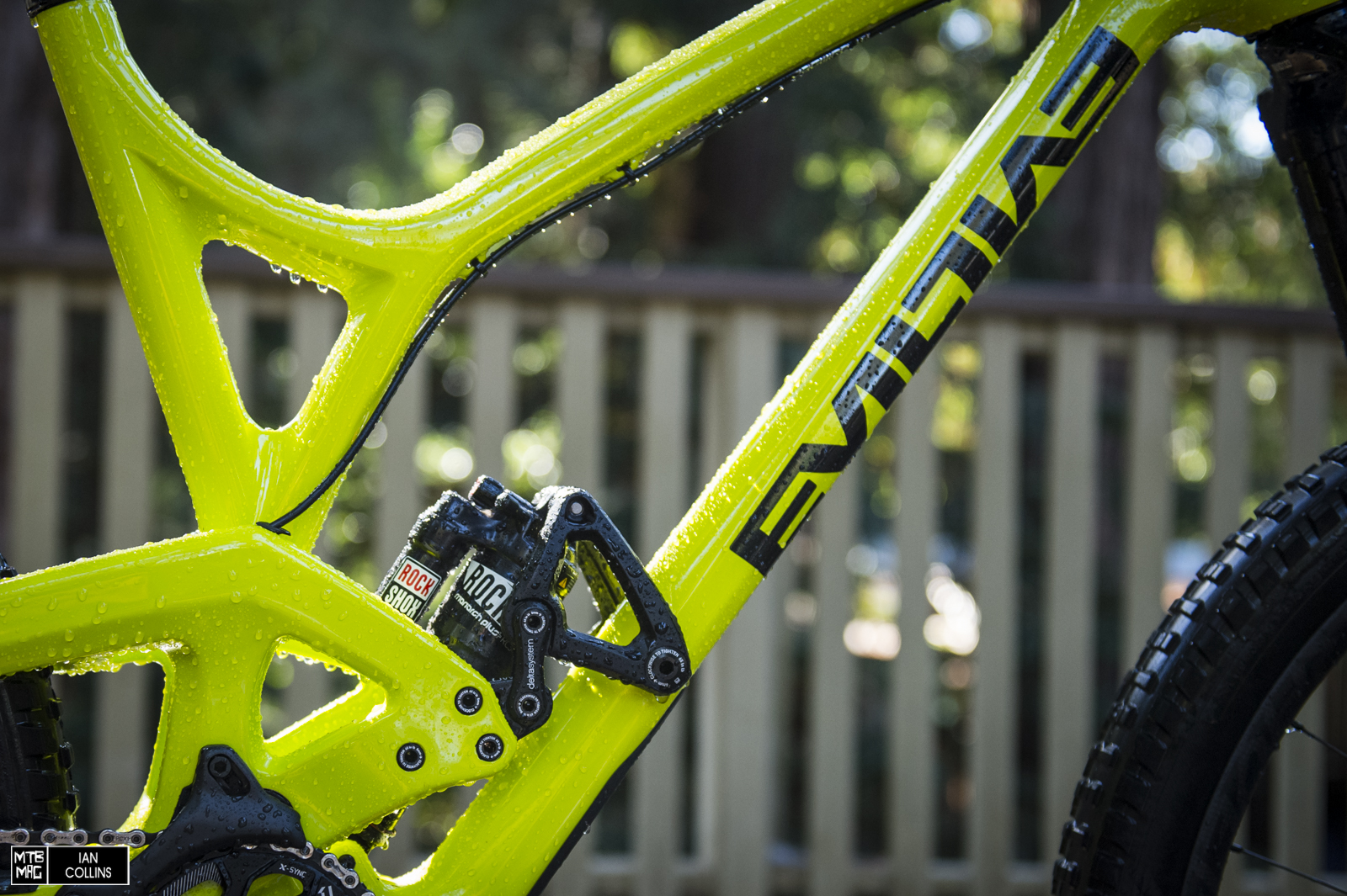 Delta System - the heart of it all. One of, if not the only suspension system that allows you to adjust your geometry without affecting your suspension. A RockShox Monarch Plus Debonair compliments the Insurgents progressive rate wonderfully.