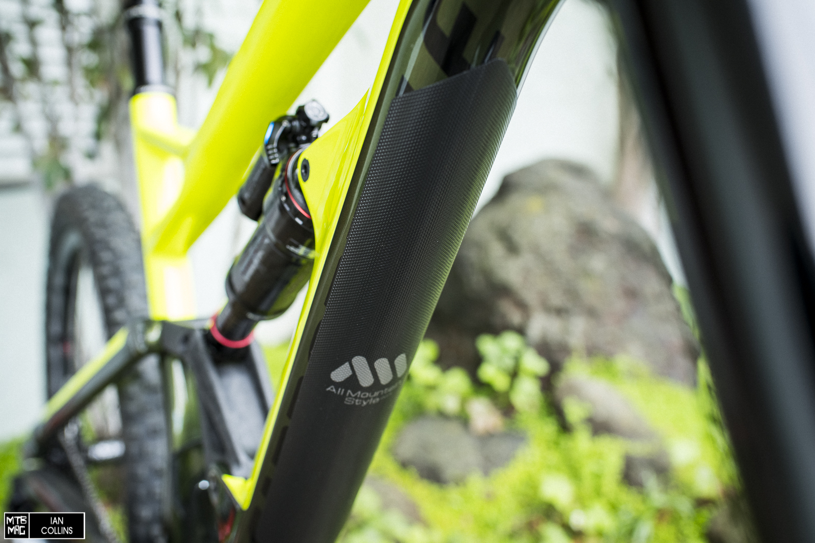 First Look] All Mountain Style Honeycomb Frame Guard