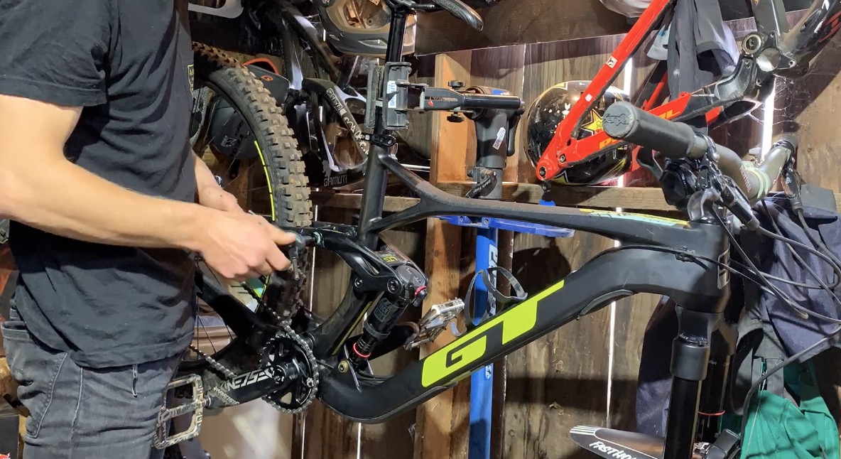 pivot bearings mountain bike