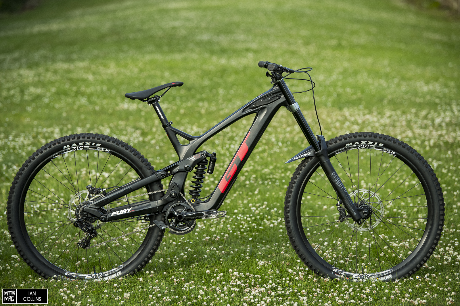 trek slash vs specialized enduro